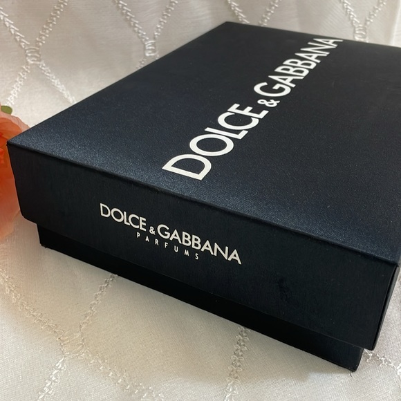 Dolce & Gabbana Padded Satin Gift Box - Picture 5 of 9